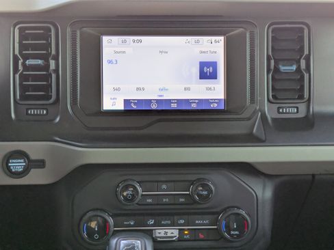 Used 2022 Ford Bronco Wildtrak image 15