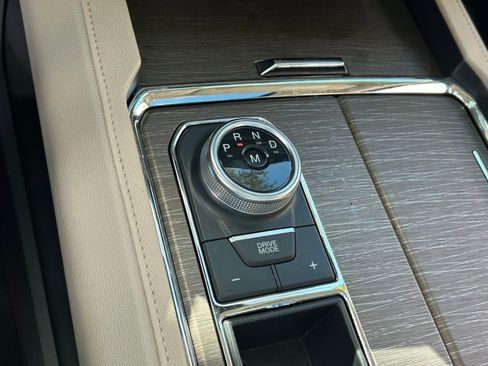 Used 2022 Ford Expedition Limited image 26