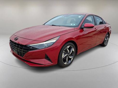 Used 2023 Hyundai Elantra SEL w/ Convenience Package FWD image 5