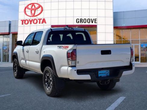 Used 2023 Toyota Tacoma TRD Off-Road w/ Technology Package AWD/4WD image 3