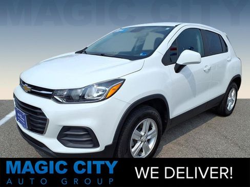 Used 2020 Chevrolet Trax LS w/ Tint and Cruise Package AWD/4WD image 1