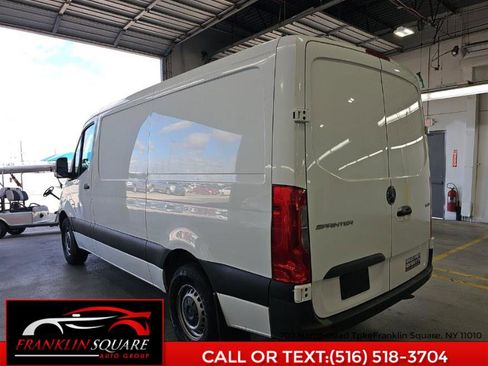 Used 2022 Mercedes-Benz Sprinter 1500 image 6