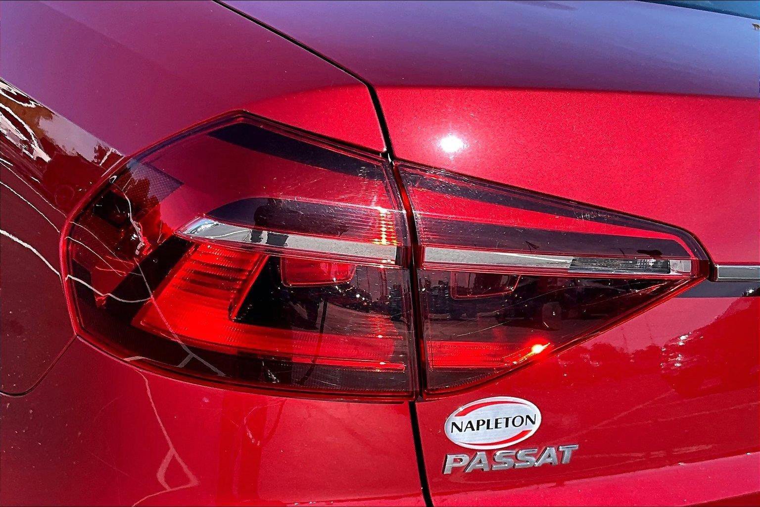 Used 2017 Volkswagen Passat 1.8T R-Line FWD image 31