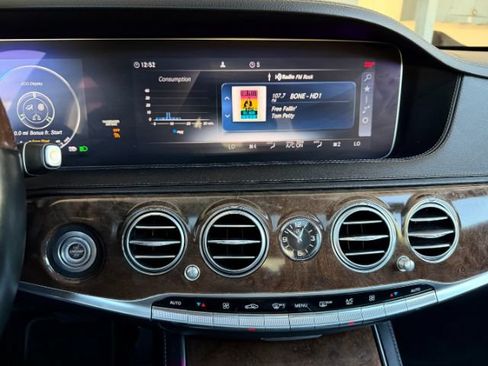 Used 2018 Mercedes-Benz S 560 4MATIC Sedan image 27
