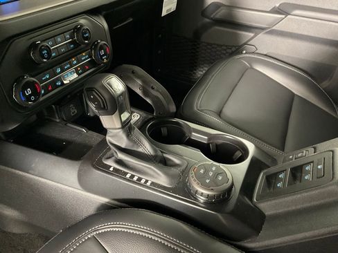 New 2026 Ford Bronco Outer Banks w/ Sasquatch Package AWD/4WD image 18