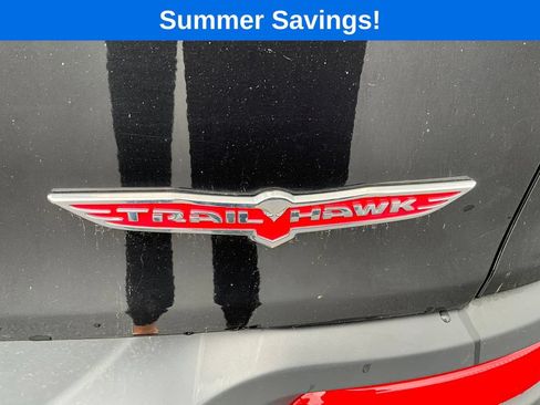 Used 2016 Jeep Cherokee Trailhawk AWD/4WD image 18