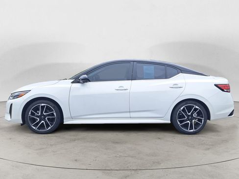 Used 2024 Nissan Sentra SR w/ SR Premium Package image 6