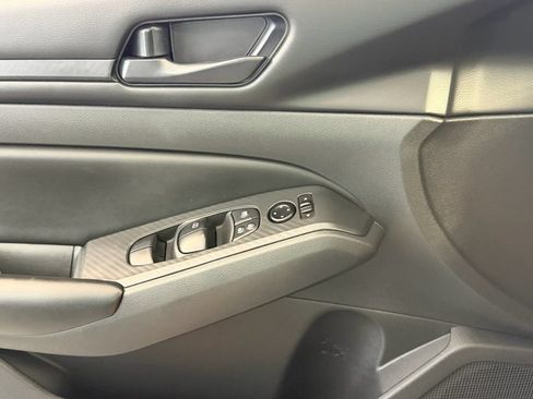 Used 2024 Nissan Altima 2.5 S FWD image 25