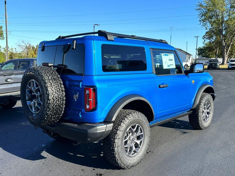 Used 2025 Ford Bronco Badlands AWD/4WD image 3