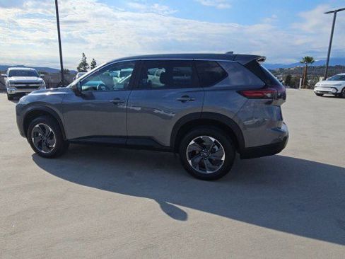 Used 2026 Nissan Rogue SV FWD image 6