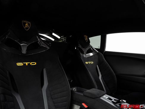 Used 2022 Lamborghini Huracan STO image 44