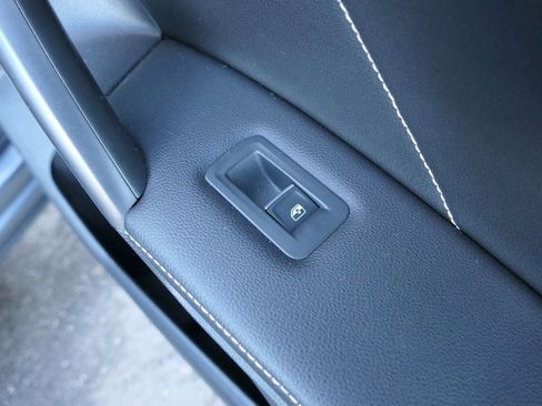 Used 2022 Volkswagen Tiguan SE image 26