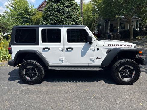 Used 2018 Jeep Wrangler Unlimited Rubicon AWD/4WD image 9