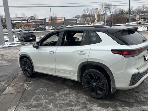 Certified 2025 Volkswagen Tiguan SE R-Line image 16