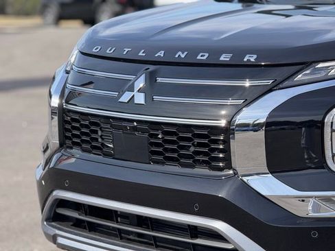 New 2026 Mitsubishi Outlander SE FWD image 5