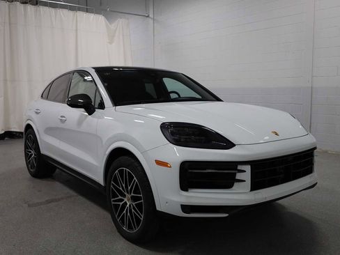 Certified 2024 Porsche Cayenne Coupe image 13