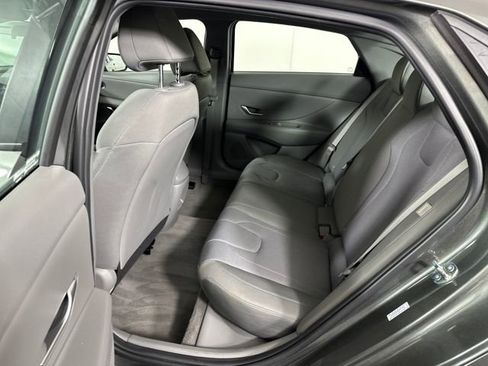 Certified 2025 Hyundai Elantra SE w/ Cargo Package image 25