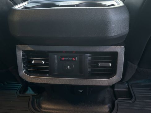 Used 2024 Ford F350 Platinum image 37