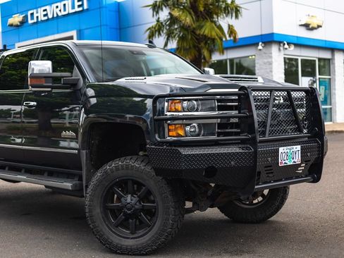 Used 2019 Chevrolet Silverado 3500 High Country AWD/4WD image 3