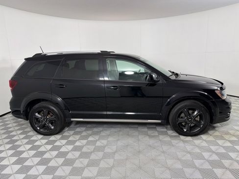 Used 2019 Dodge Journey Crossroad FWD image 4