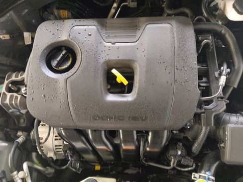 Used 2020 Hyundai Elantra SEL FWD image 30