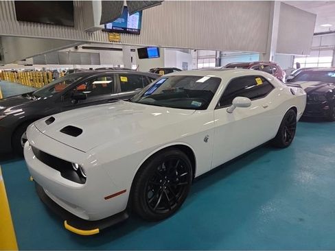 Used 2023 Dodge Challenger SRT Hellcat RWD image 1