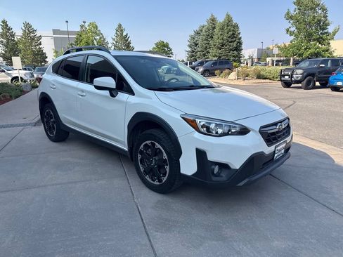 Used 2021 Subaru Crosstrek 2.0i Premium w/ Moonroof Package AWD/4WD image 4
