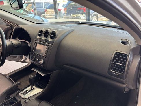 Used 2012 Nissan Altima 3.5 SR w/ Technology Pkg image 15