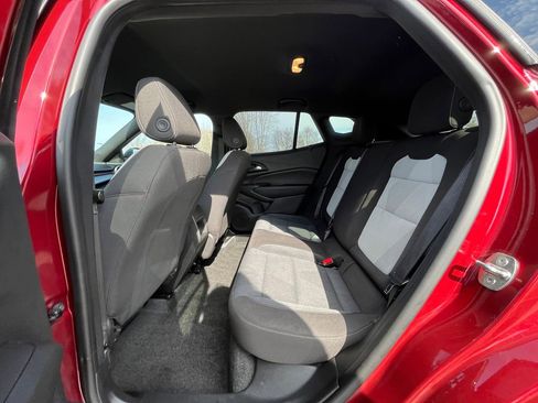 Used 2024 Chevrolet Trax RS w/ Driver Confidence Package image 17