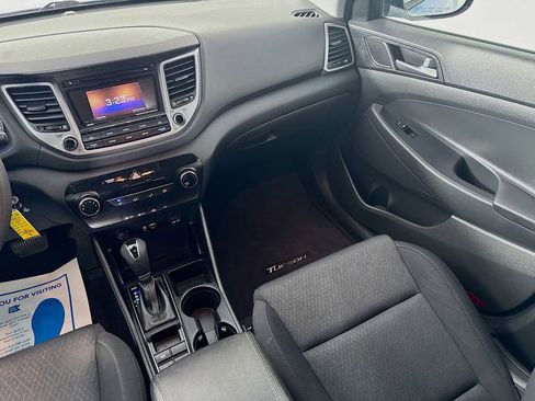 Used 2017 Hyundai Tucson SE image 28