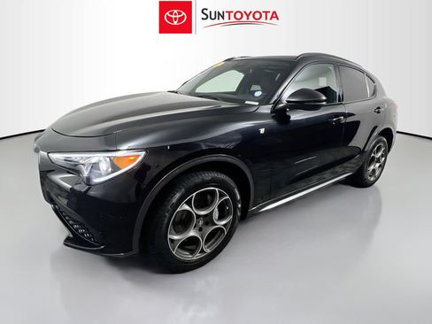 Used 2022 Alfa Romeo Stelvio Ti w/ Active Assist Plus Package image 9