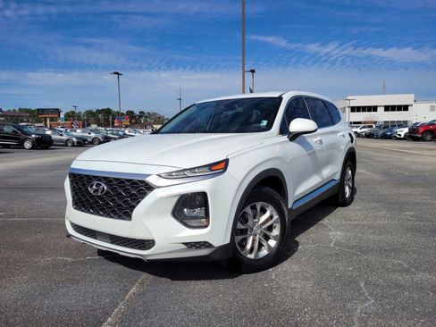 Used 2019 Hyundai Santa Fe SE image 1