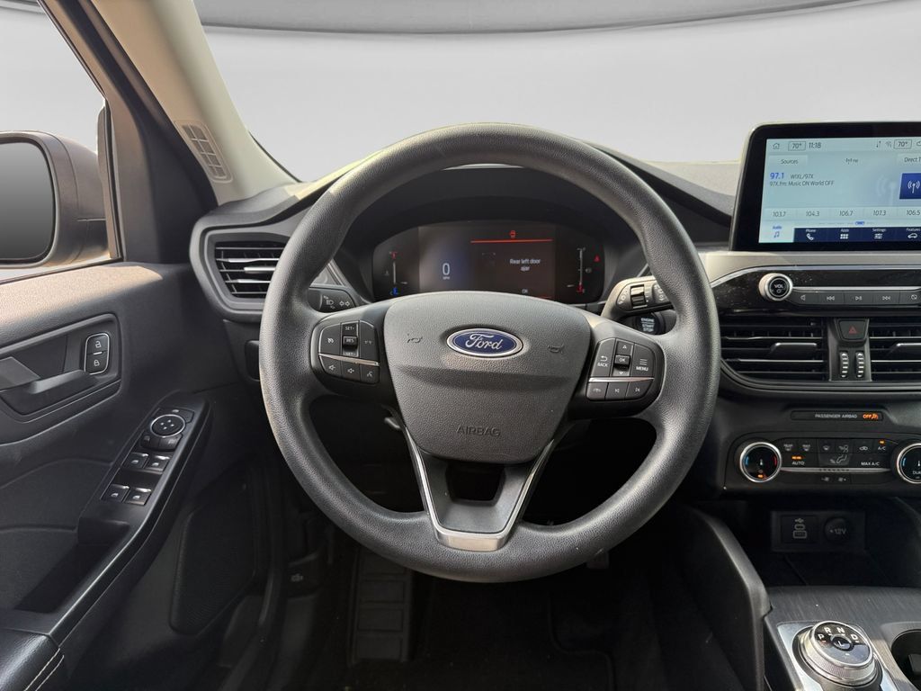Used 2025 Ford Escape Active AWD/4WD image 14