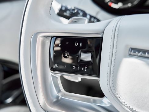 Used 2023 Land Rover Range Rover SE image 52