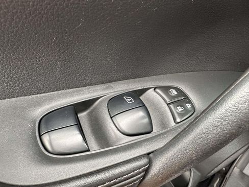 Used 2019 Nissan Rogue SV w/ Premium Package AWD/4WD image 34