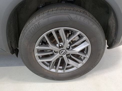 Used 2023 Nissan Rogue S image 30