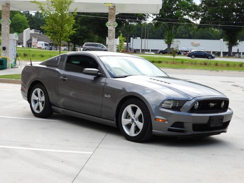 Used 2014 Ford Mustang GT RWD image 39