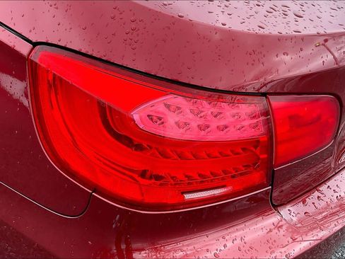 Used 2013 BMW 328i Convertible image 27