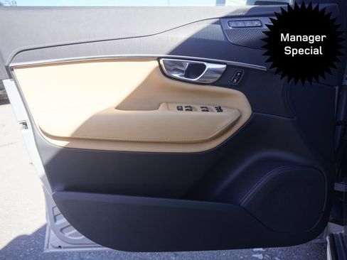 Used 2023 Volvo XC90 B6 Ultimate image 17