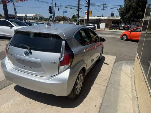Used 2016 Toyota Prius C Four w/ Preferred Accessory Package FWD image 9