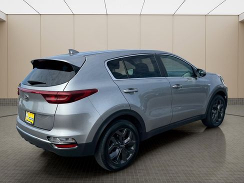 Used 2022 Kia Sportage LX w/ LX AWD Value Edition Package image 3
