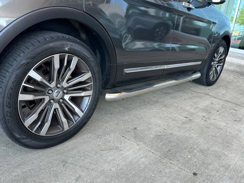 Used 2017 Ford Explorer Platinum AWD/4WD image 17