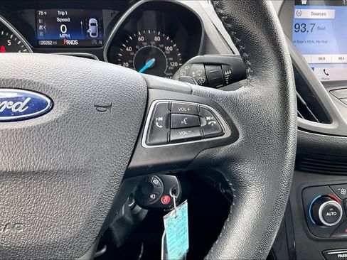 Used 2018 Ford Escape SE w/ SE Sport Appearance Package image 11