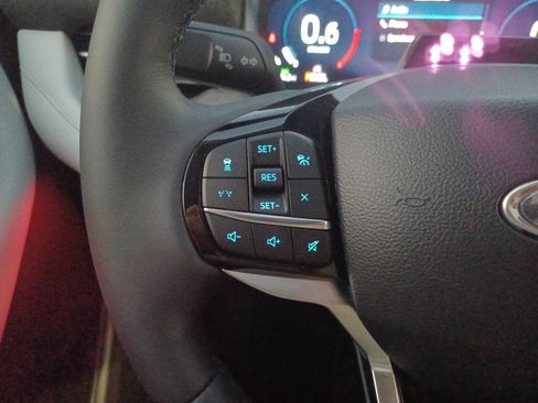 New 2025 Ford Explorer Platinum w/ Ultimate Package image 24