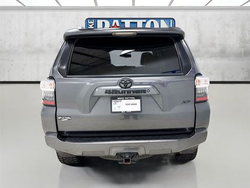 Used 2018 Toyota 4Runner SR5 Premium image 6
