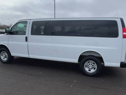 New 2026 Chevrolet Express 3500 LS RWD image 6
