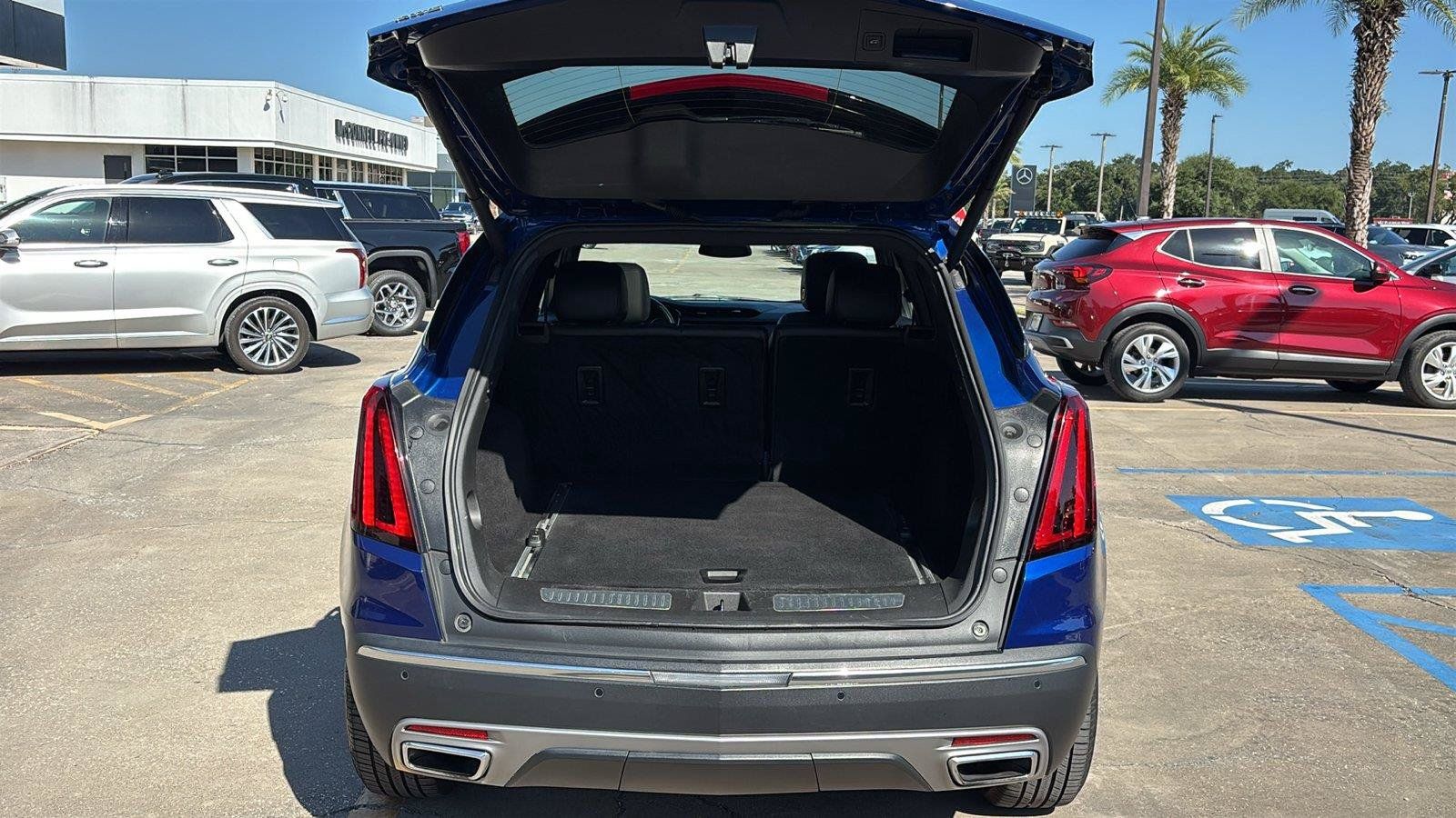 Certified 2023 Cadillac XT5 Premium Luxury AWD/4WD image 19
