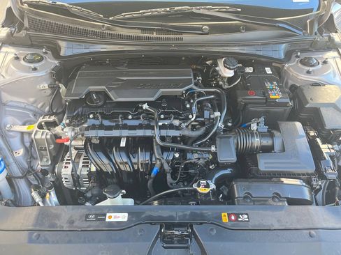 Used 2024 Hyundai Elantra SEL FWD image 21