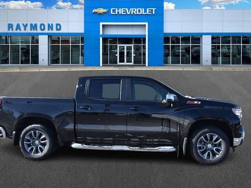 New 2026 Chevrolet Silverado 1500 LT image 2