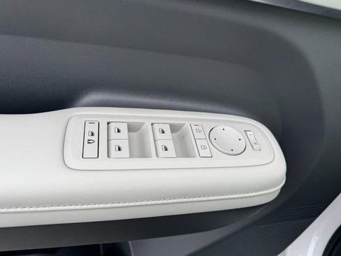 Certified 2025 Hyundai Santa Fe SEL image 16